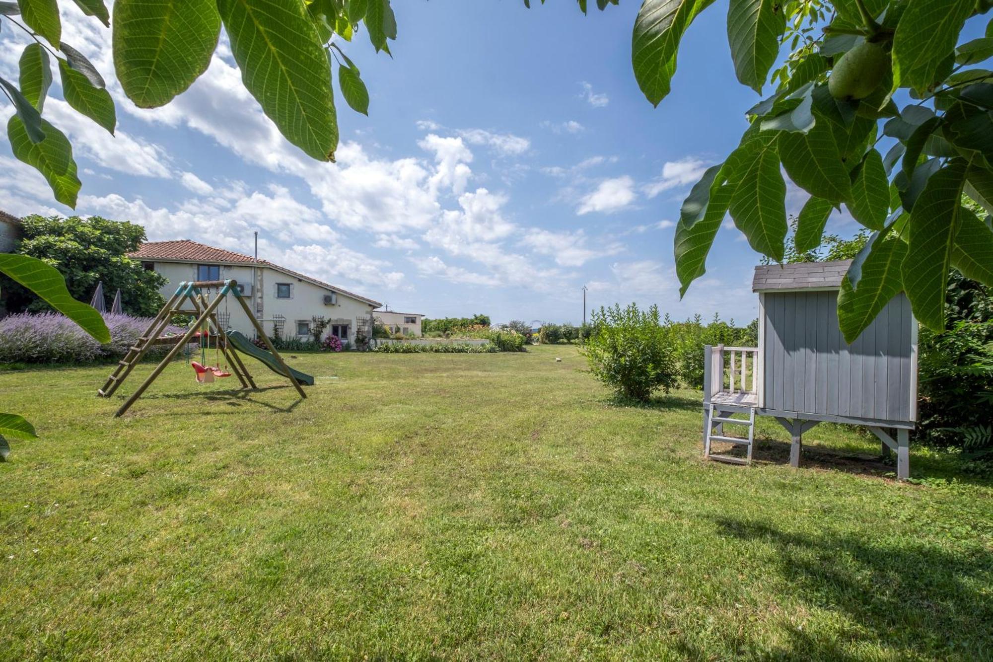 مبيت وإفطار Berneuil  Domaine Chez Les Rois المظهر الخارجي الصورة